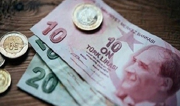 الليرة التركية تهبط أكثر من 2 % مع صعود الدولار