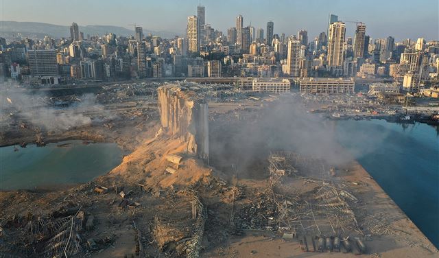 مسؤول اسرائيلي سابق: انفجار بيروت ناجما عن ذخائر لحزب الله
