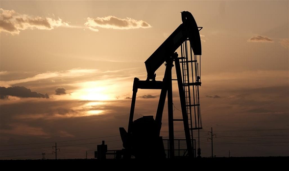 أسعار النفط تقفز من 5% بعد إعلان السعودية عن خفض طوعي إضافي للإنتاج