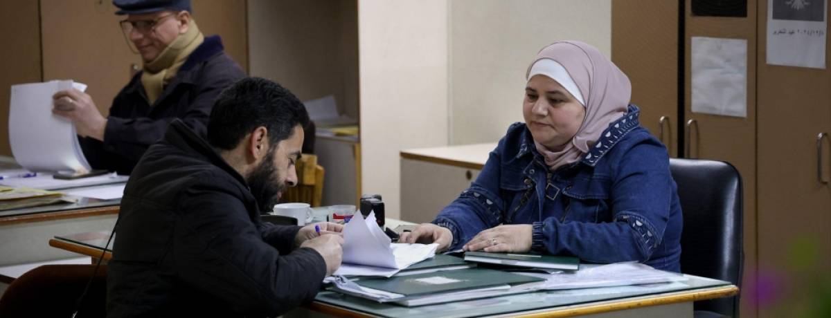 من الليرة إلى القطع الأجنبي.. تحول جديد في سوق التأمين السوري
