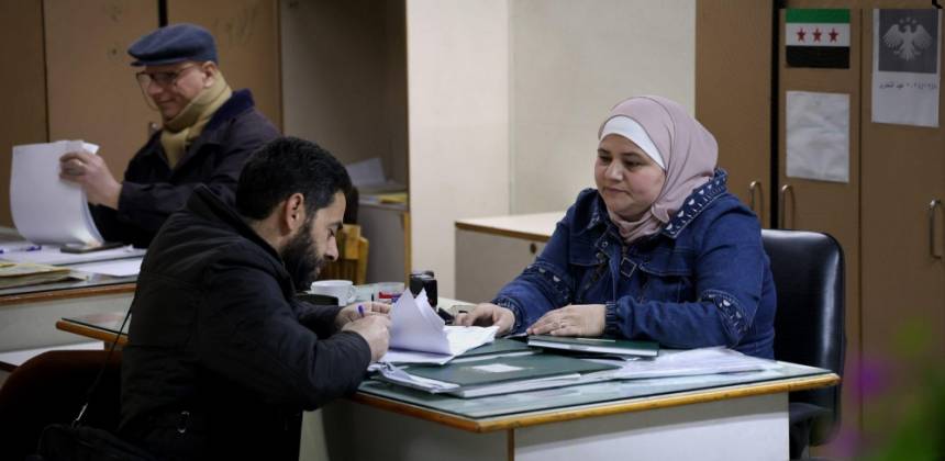 من الليرة إلى القطع الأجنبي.. تحول جديد في سوق التأمين السوري