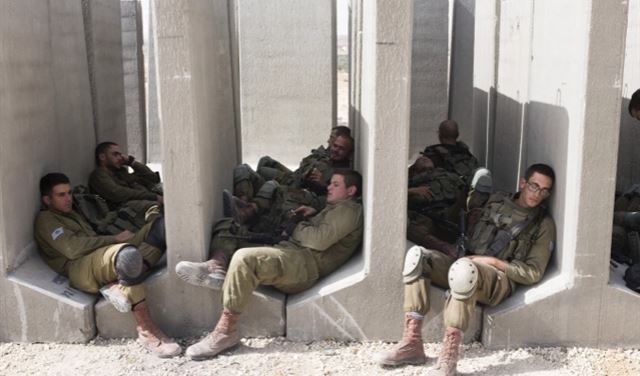 كورونا تتفاقم وتمرُّدٌ في صفوف الجيش الإسرائيلي