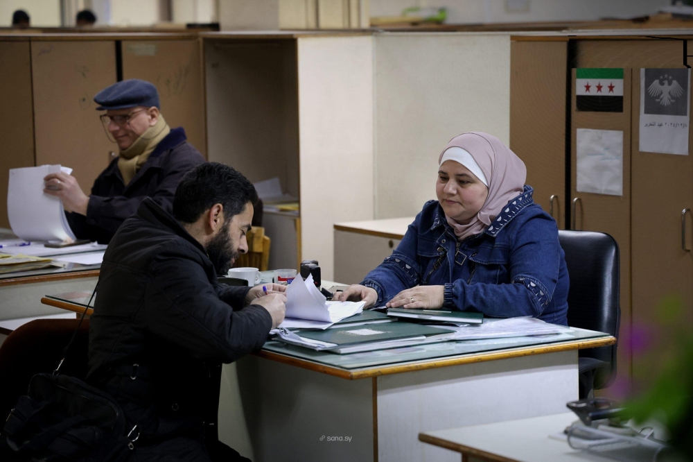من الليرة إلى القطع الأجنبي.. تحول جديد في سوق التأمين السوري