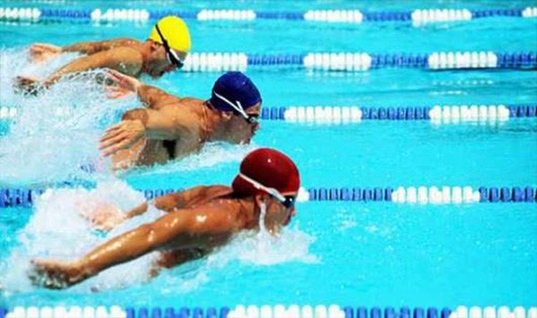 أكاديميات السباحة تستأنف نشاطها في دبي